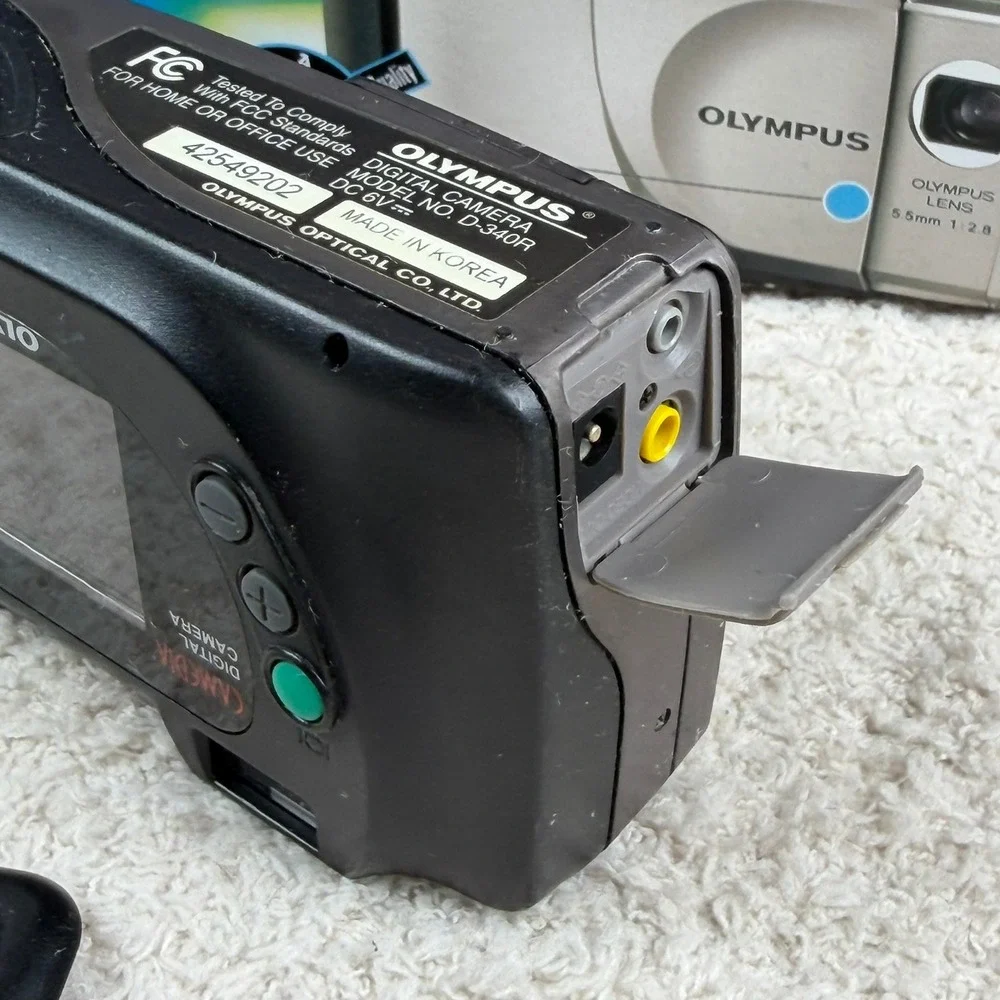 Olympus Camedia D-340R Digital Camera 1.3MP Vintage Silver Boxed AS-IS Repair